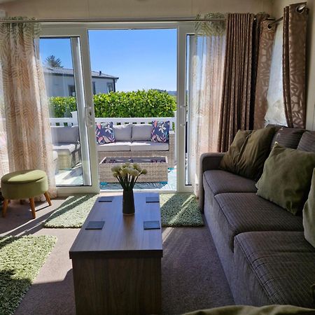 Beautiful 2 Bedroom Caravan, Holiday Park Tenby Saint Florence Dış mekan fotoğraf