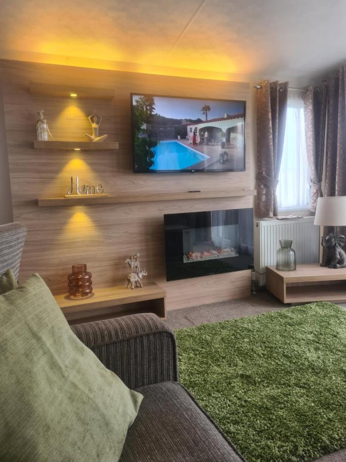Beautiful 2 Bedroom Caravan, Holiday Park Tenby Saint Florence Dış mekan fotoğraf