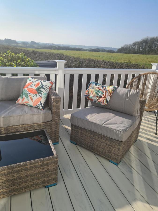 Beautiful 2 Bedroom Caravan, Holiday Park Tenby Saint Florence Dış mekan fotoğraf