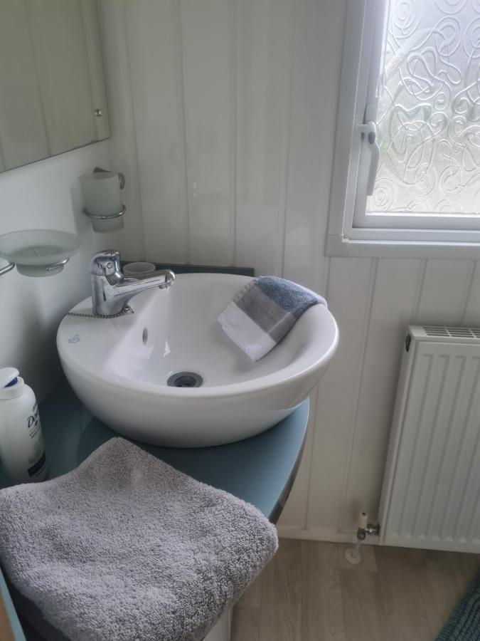 Beautiful 2 Bedroom Caravan, Holiday Park Tenby Saint Florence Dış mekan fotoğraf