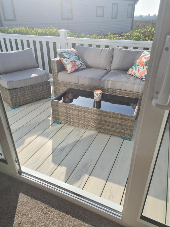 Beautiful 2 Bedroom Caravan, Holiday Park Tenby Saint Florence Dış mekan fotoğraf