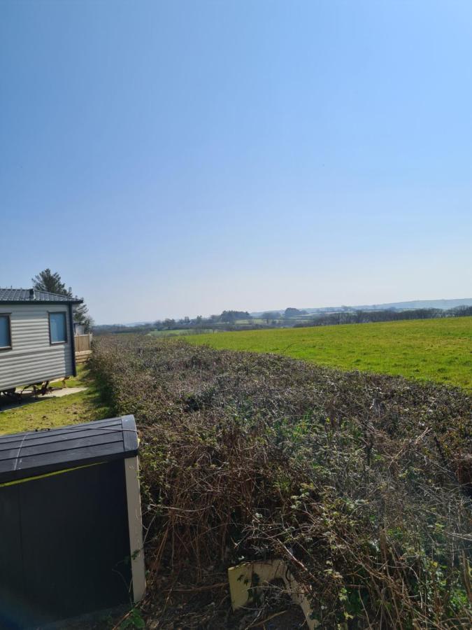 Beautiful 2 Bedroom Caravan, Holiday Park Tenby Saint Florence Dış mekan fotoğraf