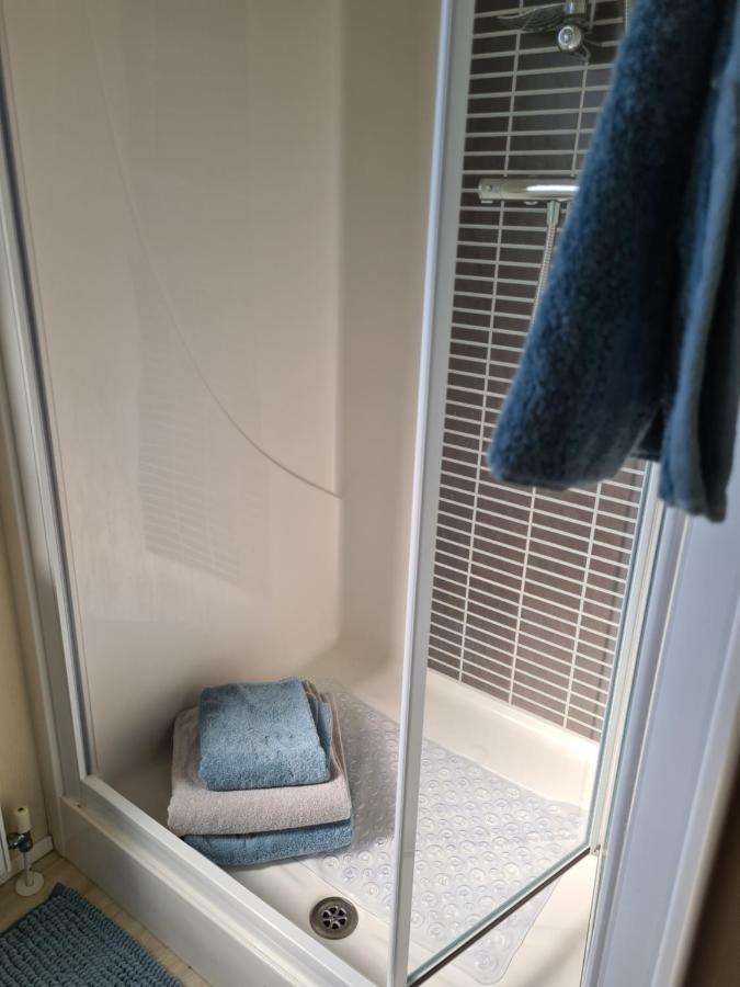 Beautiful 2 Bedroom Caravan, Holiday Park Tenby Saint Florence Dış mekan fotoğraf