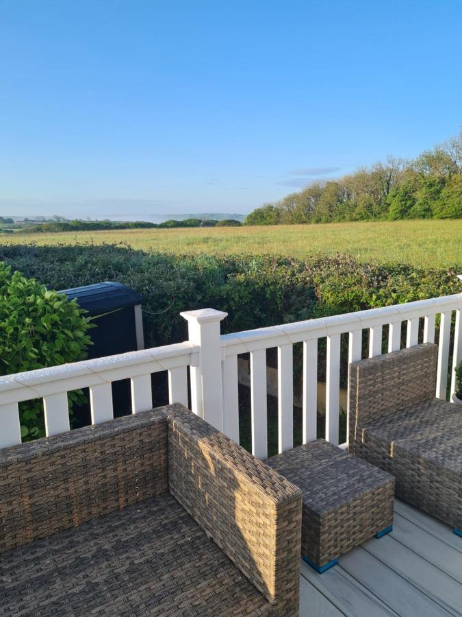 Beautiful 2 Bedroom Caravan, Holiday Park Tenby Saint Florence Dış mekan fotoğraf