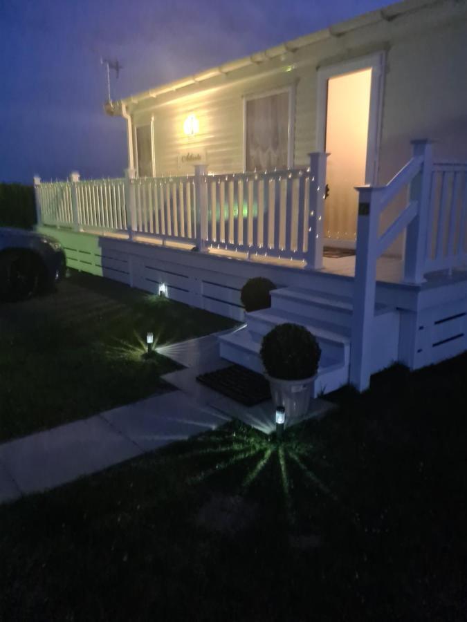 Beautiful 2 Bedroom Caravan, Holiday Park Tenby Saint Florence Dış mekan fotoğraf