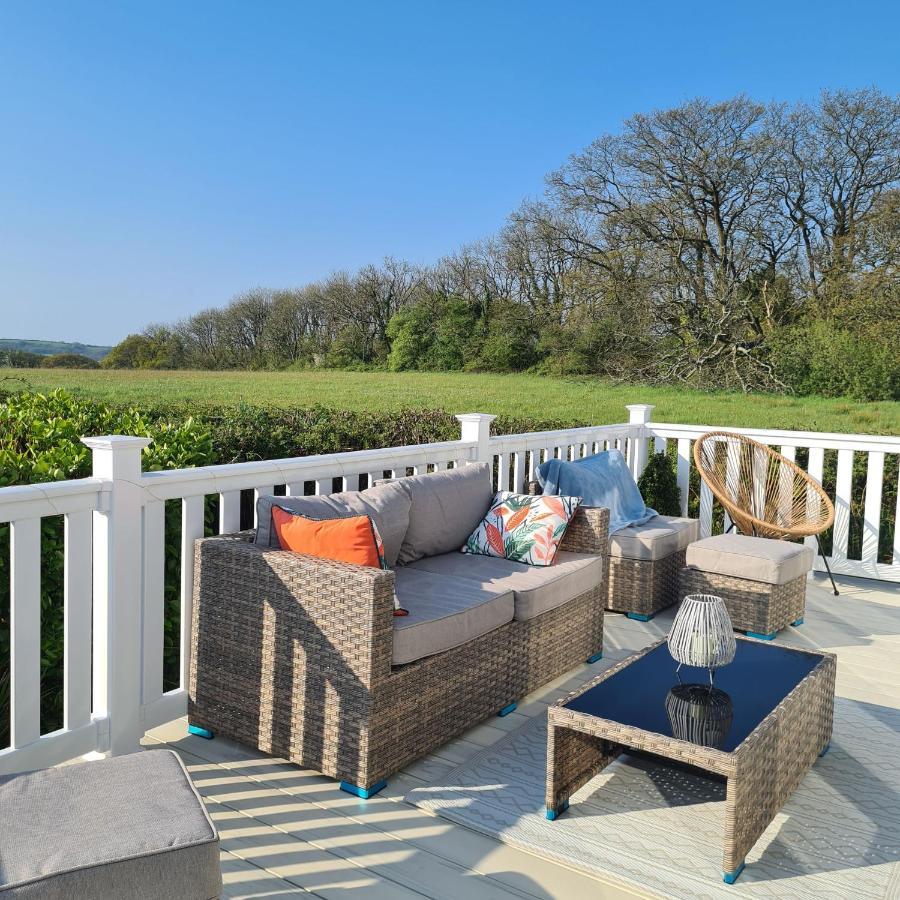 Beautiful 2 Bedroom Caravan, Holiday Park Tenby Saint Florence Dış mekan fotoğraf