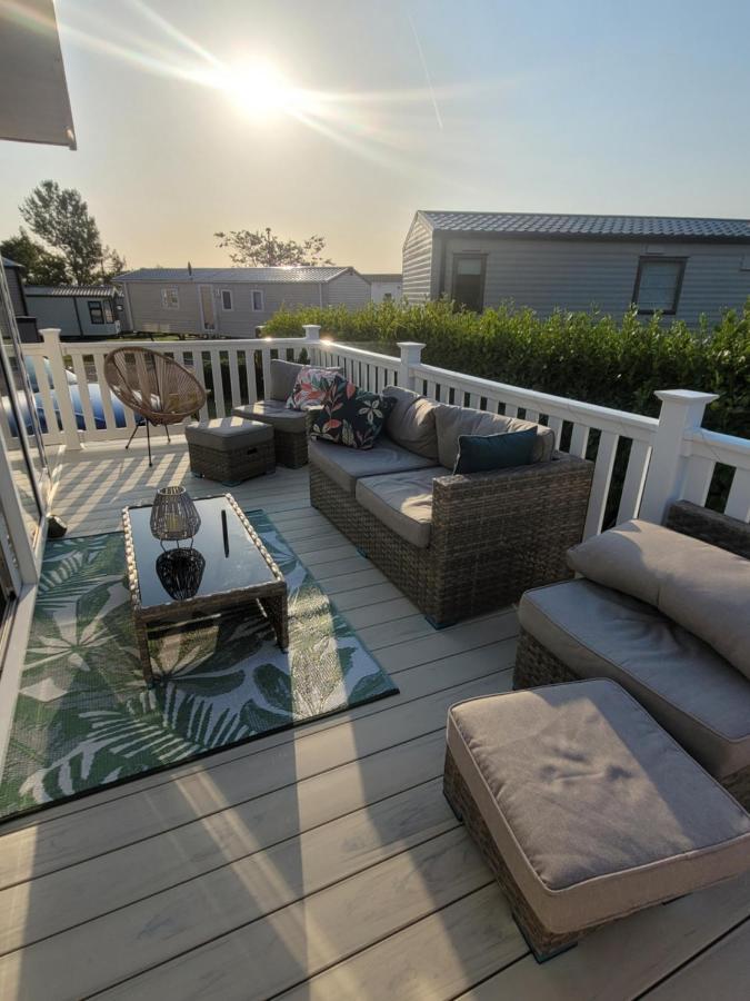 Beautiful 2 Bedroom Caravan, Holiday Park Tenby Saint Florence Dış mekan fotoğraf